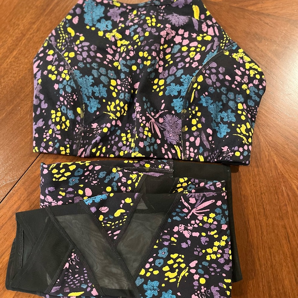 NB matching set. Sports bra and tights. Size small. NWT.